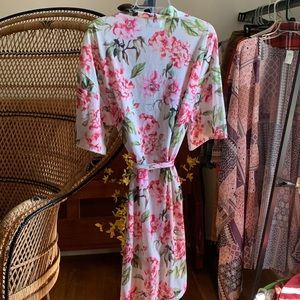 Show Me Your MUMU floral Robe o/s Wedding Night, bridesmaids
